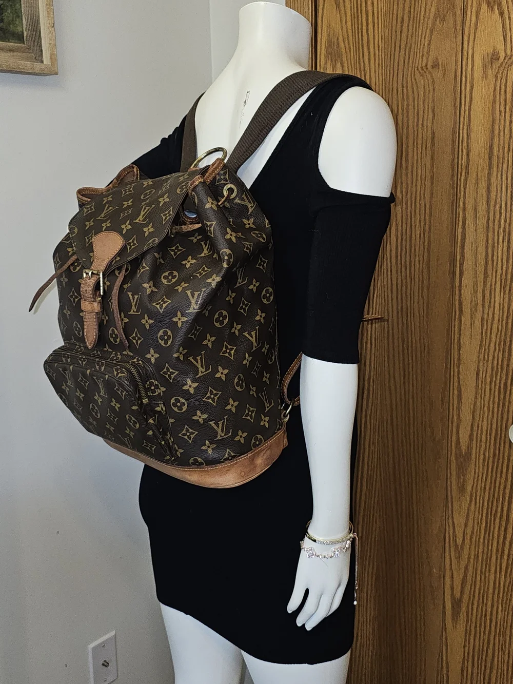 Louis Vuitton classic louis